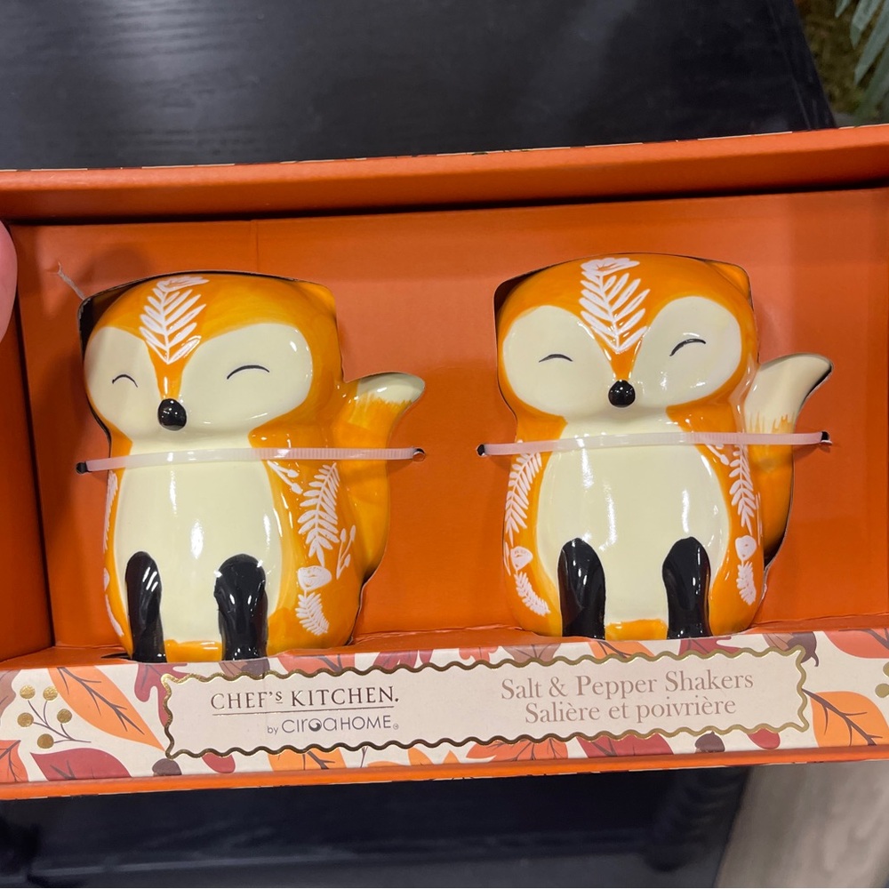 Fall Woodland Creature Cute Foxes Salt & Pepper Shakess Fall Decor NWT